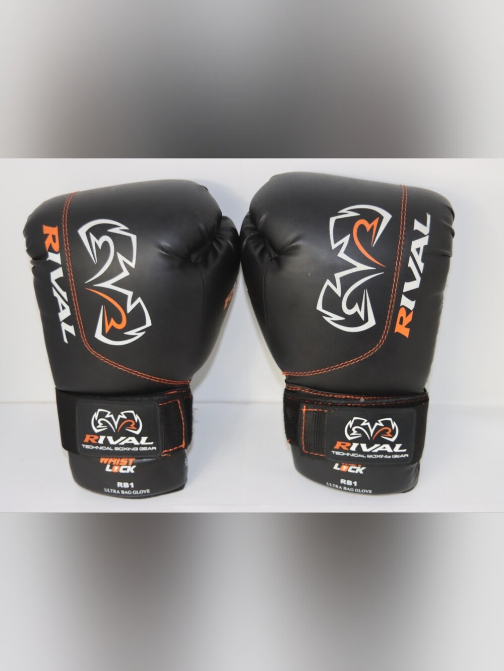 Rival RB1 10oz Boxing Gloves